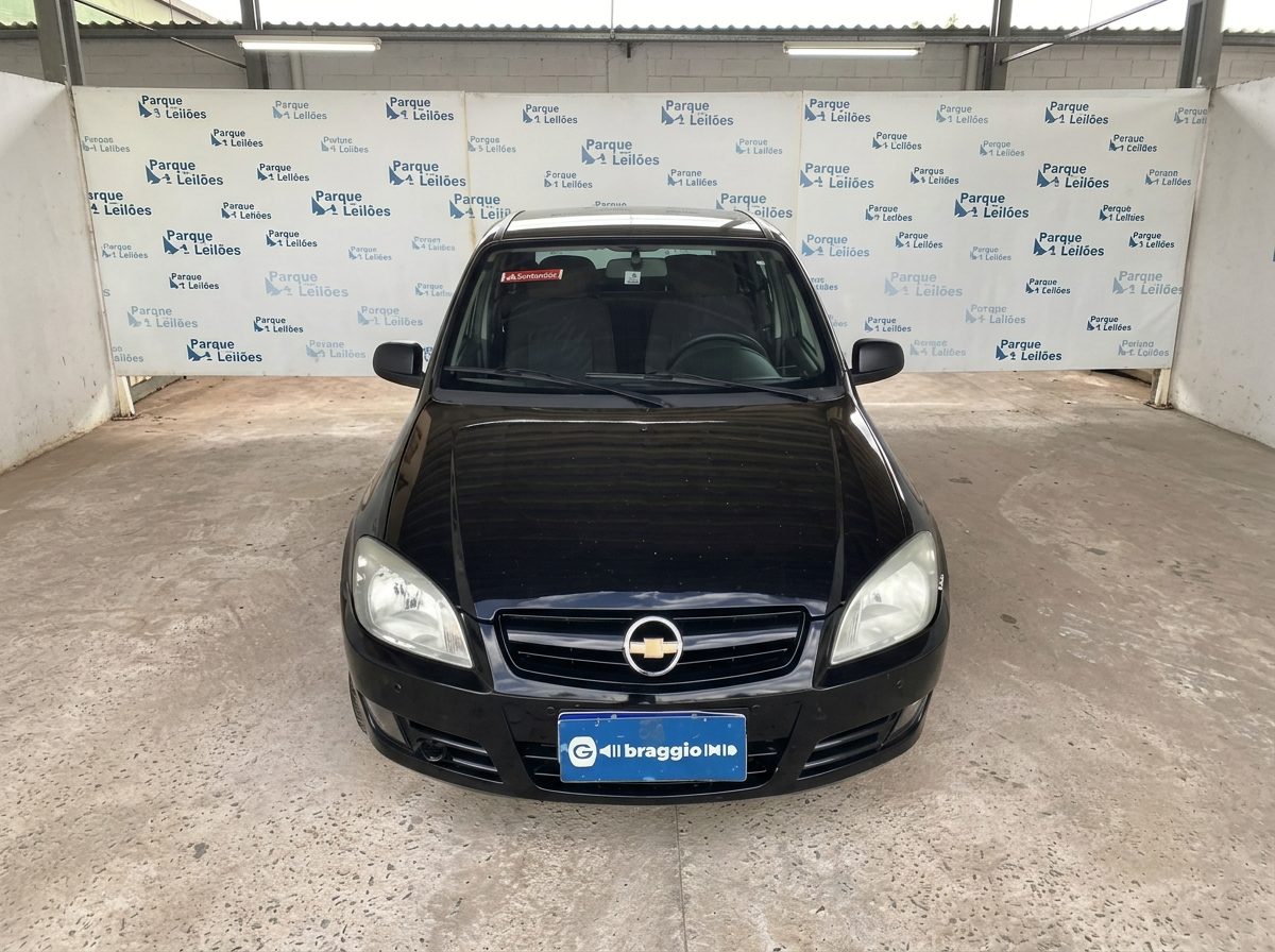 Vista dianteira de Chevrolet Celta 4P Spirit 2010/2011
