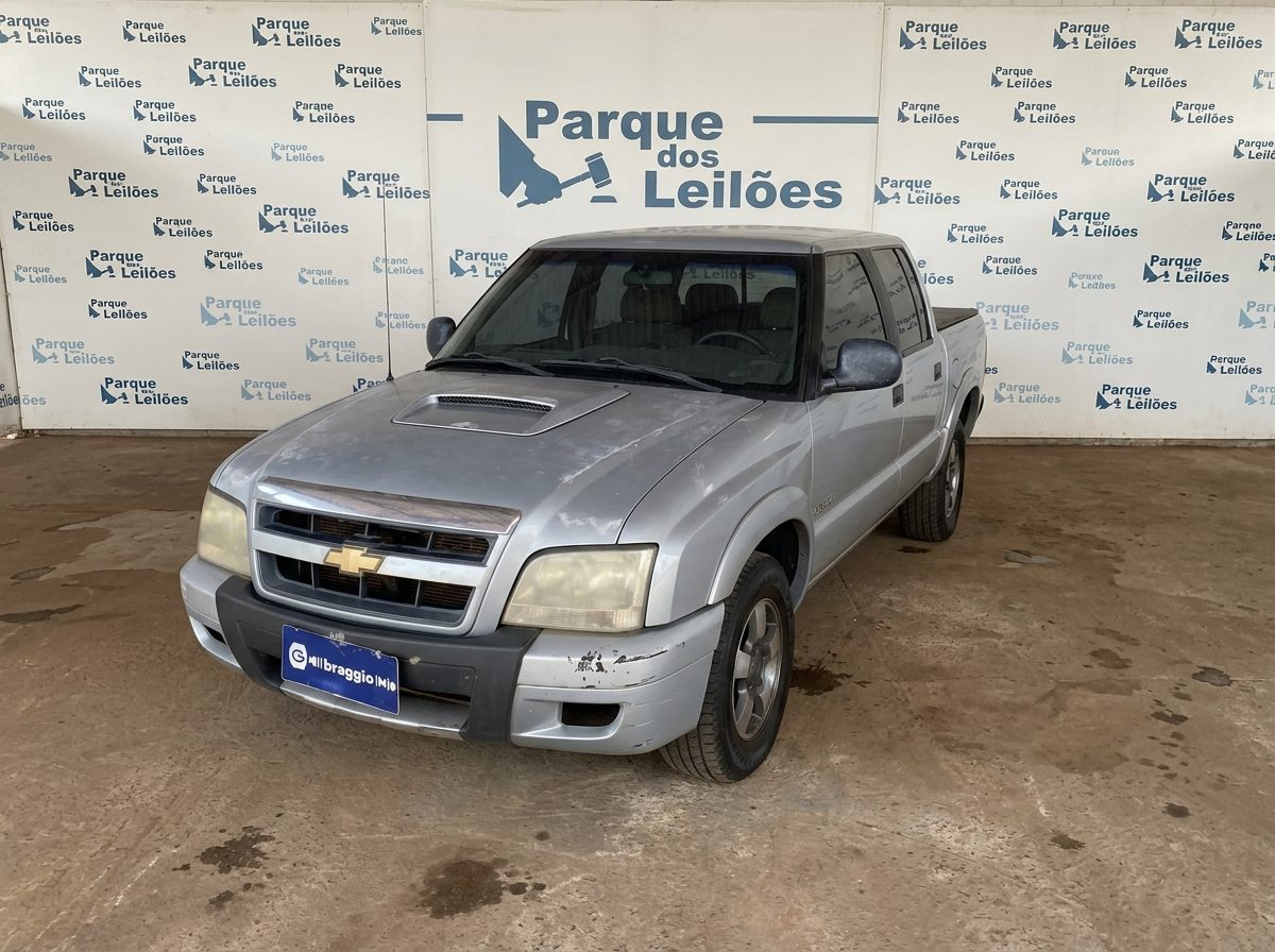 Vista dianteira de Chevrolet S10 Executive Diesel 2009/2010