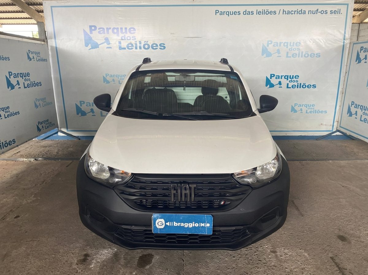 Vista dianteira de Fiat Strada Endurance CS 2020/2021