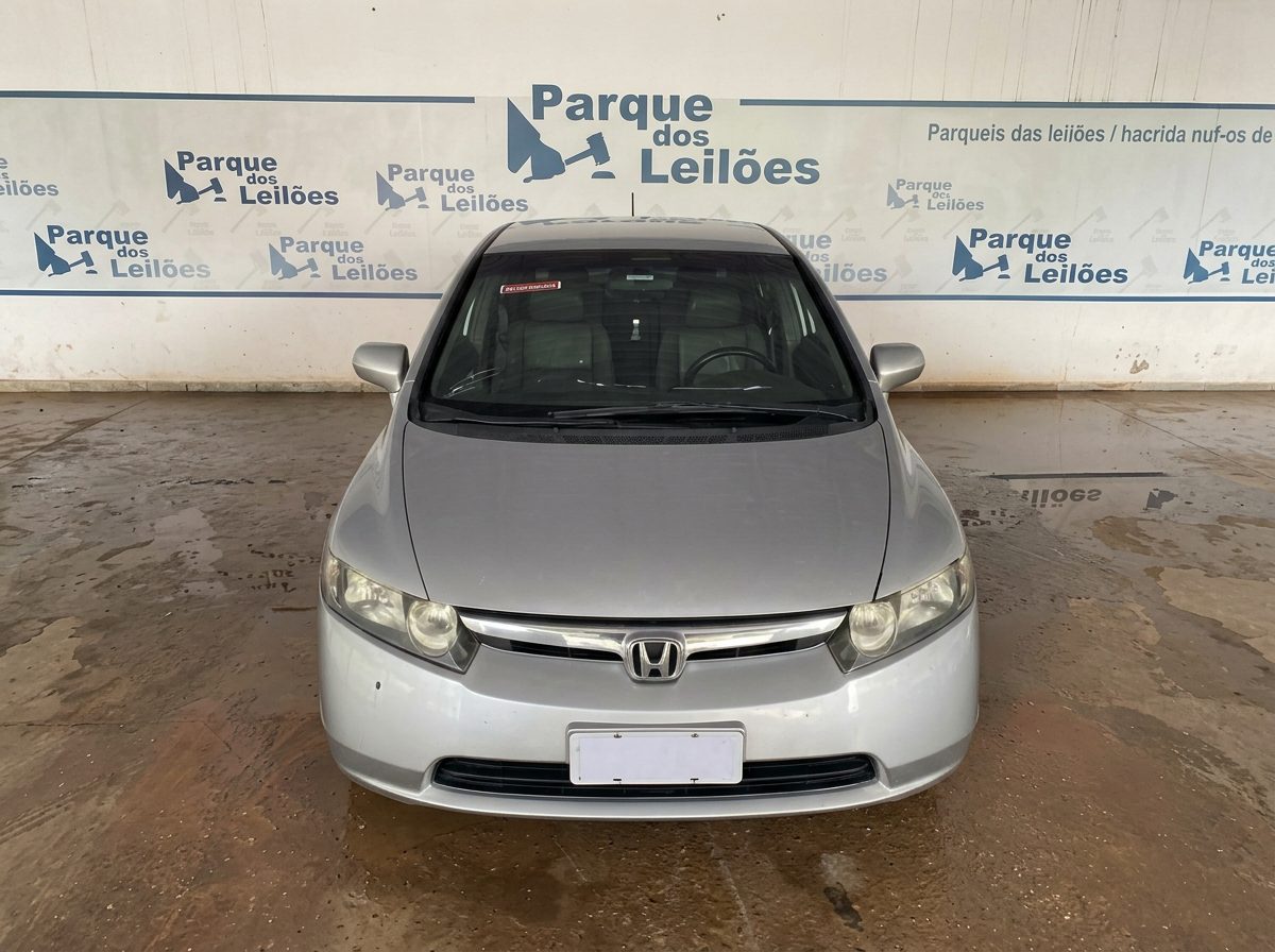 Vista dianteira de Honda Civic LXS Flex 2008/2008