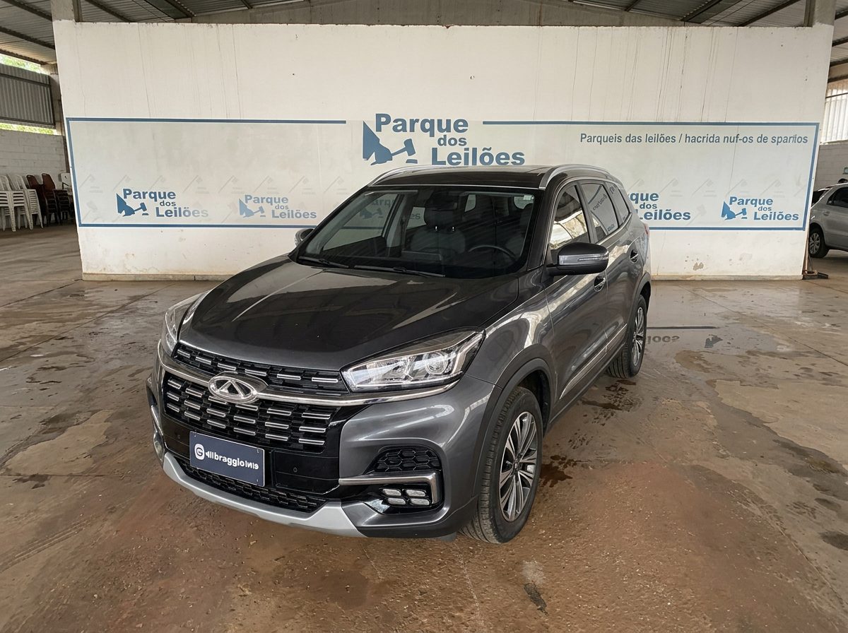 Vista dianteira de Caoa Chery Tiggo8 1.6 Tgdi 2022/2023