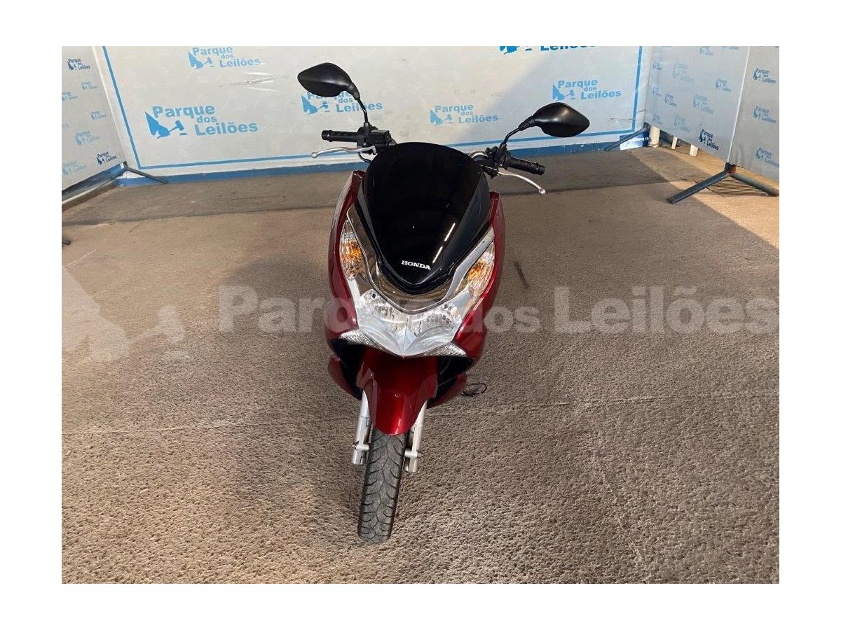Vista dianteira de Honda PCX 150 2013/2014
